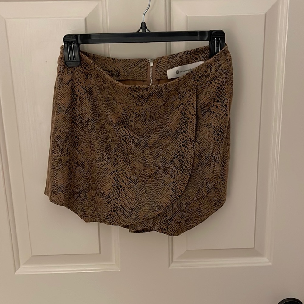 Snakeskin skort